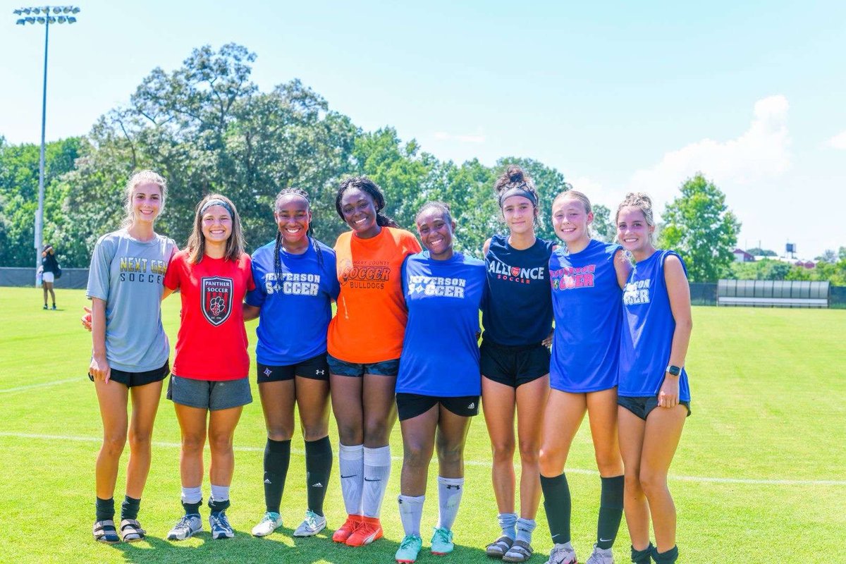 JasThompson2026's tweet image. Had a great time with my teammates at the Emmanuel soccer ID camp. Go Loins!
@EmmanuelWSoccer