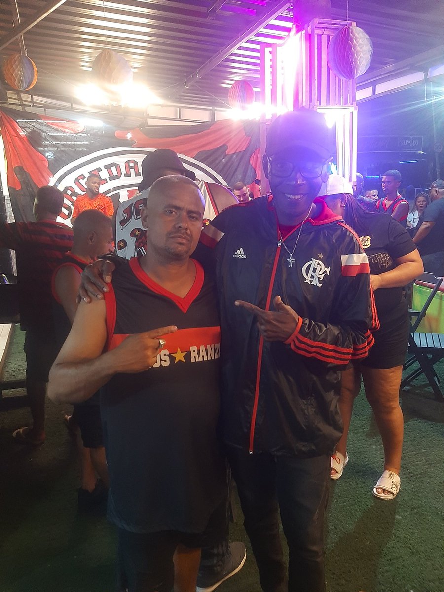 AQUI É REFERÊNCIA APRENDI MUITO COM ESSE CARA MAXIMO RESPEITO AO FUNDADOR DO 7PLT MEU GRANDE AMIGO SAMUEL DE CÂMARA