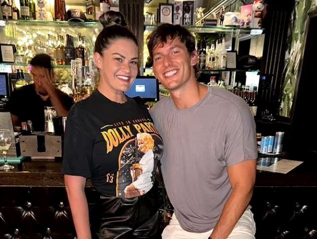 suttonsroller's tweet photo. Mama Beer Cheese has a new man #TheValley https://t.co/VgLAhTAFPN