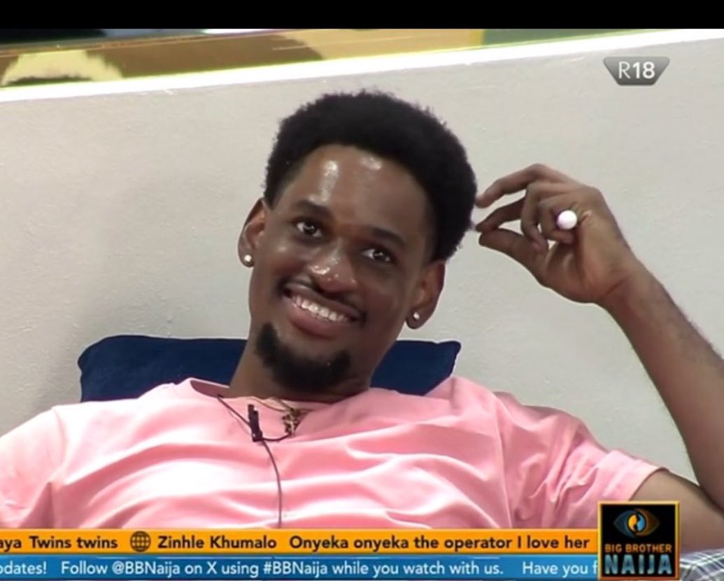 Kobby_Maestro10's tweet photo. This tweet dey funny me😂
SATURDAY PARTY WITH TOPHER
#TopherFiestaTime
#Theguardians
#Bbnaija https://t.co/GjVxjV7BjK