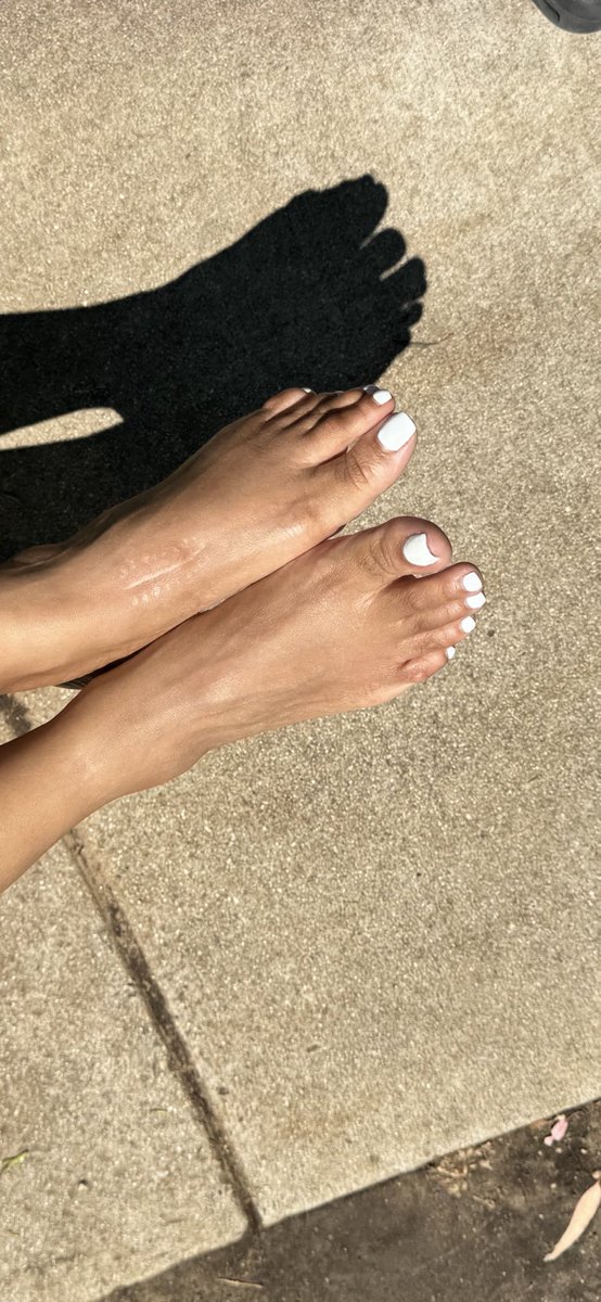 _wthellynelly's tweet photo. Do you love white toes like I do?
#FOOTFETİSH #footfetısh #bigfeet #bigfeetlover #footworship #longtoes #toes #whitetoes #feet #soles #feetlover #footmodel #size11foot https://t.co/DuRVpljMdj
