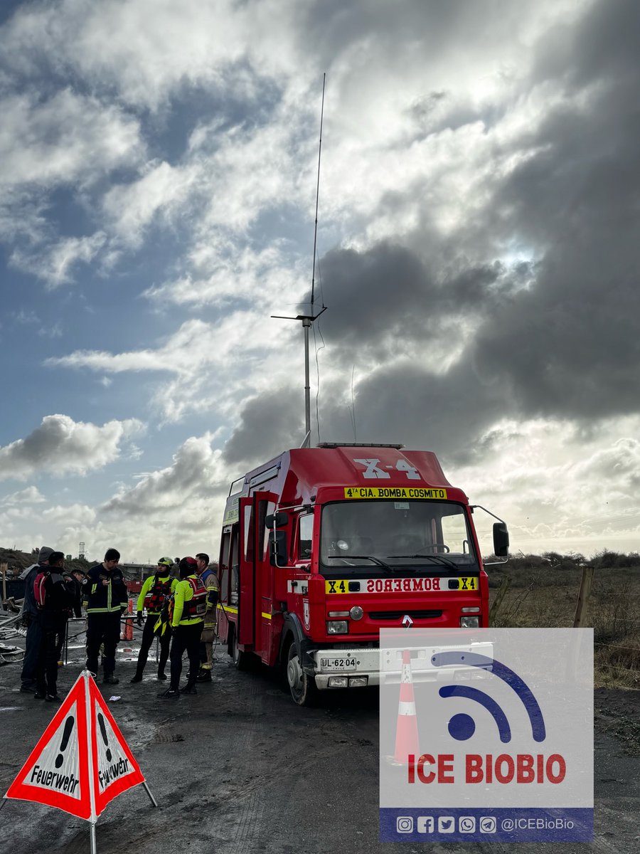 ICEBiobio's tweet photo. #riobiobio Personal Bomberos Gersa de #Hualpen y #Penco, continuan labores de búsqueda del profesor, el cual continúa desaparecido, esta se concentro desde puente JP II, Desembocadura del rio biobio, y sector caleta alto del rey en San Pedro de la Paz. Sin resultados positivos https://t.co/OjhyyzFfvm