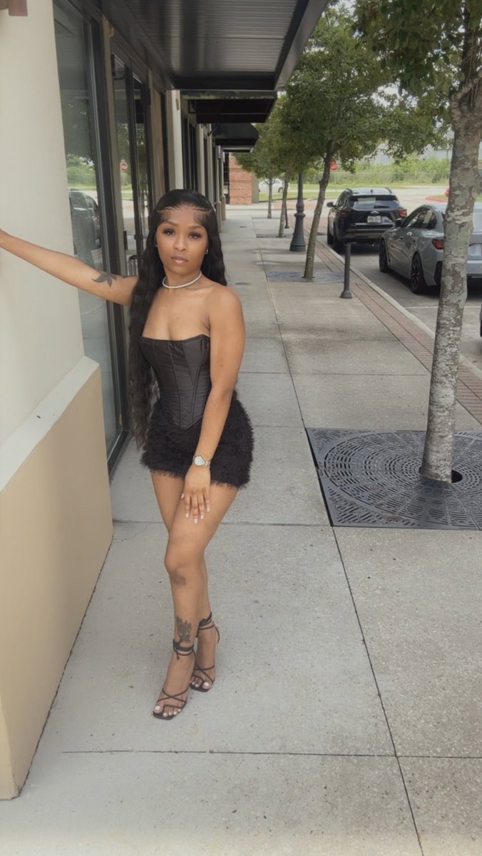 I know I’m pretty, but tell me again⭐️