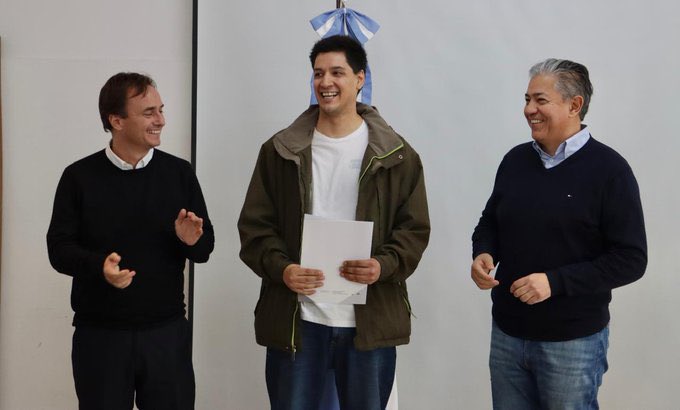 Santiago Sobarzo, emprendedor de Chos Malal, recibió un crédito del BID, tramitado ante el <a href="/Adeneu/">Centro PyME-ADENEU</a> Centro Pyme, para adquirir un furgón con caja térmica de -25  destinado a la distribución de hielo. 
El desarrollo económico de la provincia va de la mano de emprendedores pymes que