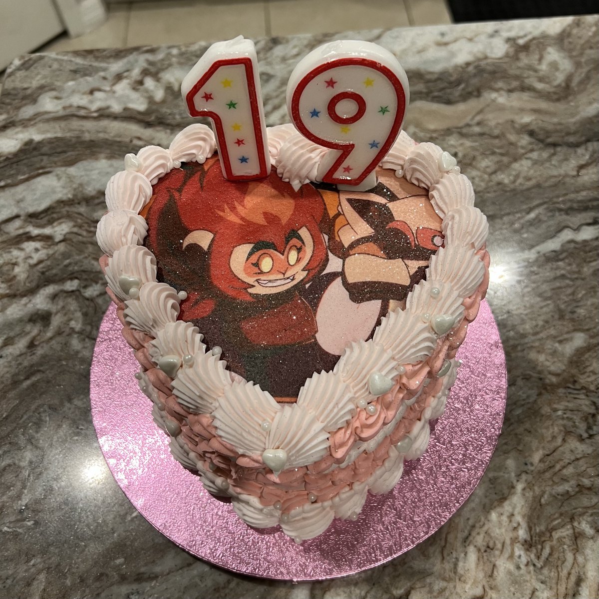 cheezcaek's tweet photo. SWK ON MY BIRTHDAY CAKE YAAAAAYYYY https://t.co/6tW9kX5JoD