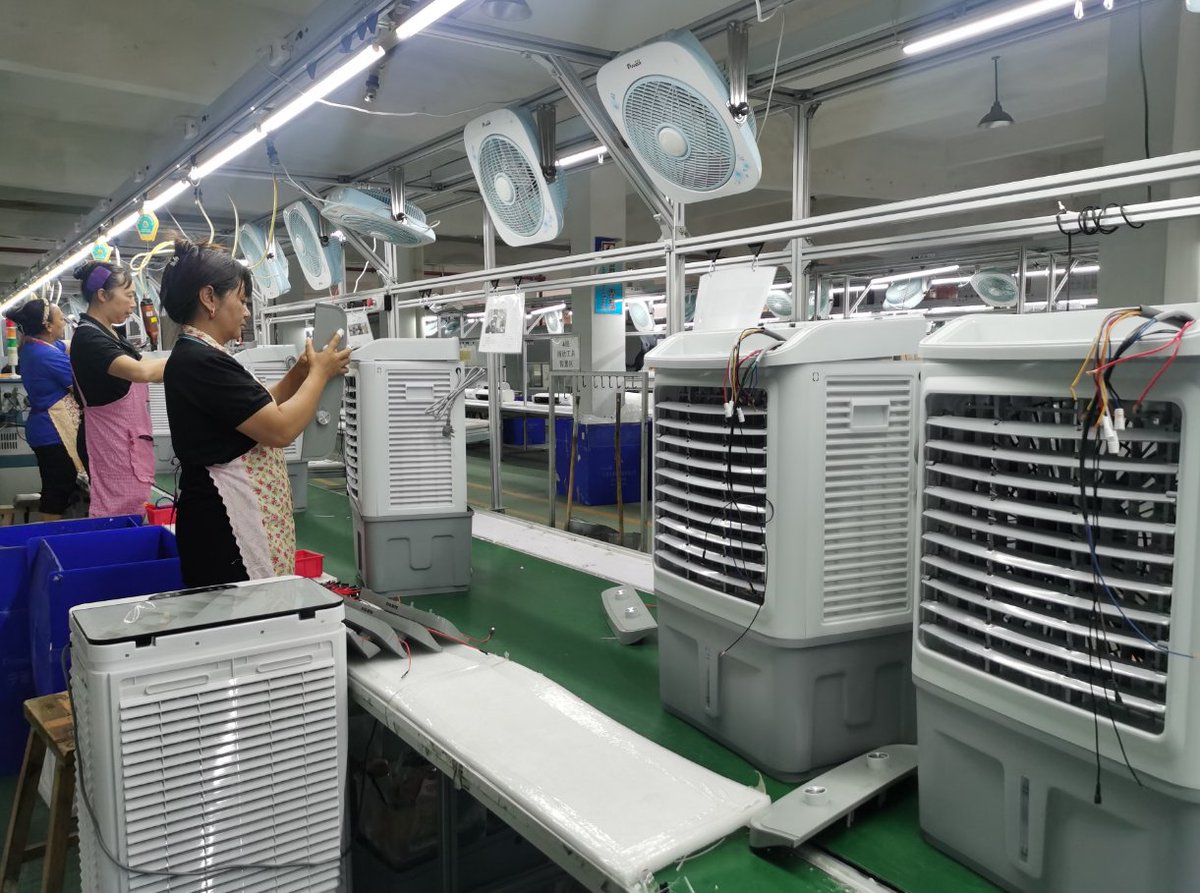 日前，宁波奥田电器有限公司在尚未走出电风扇生产繁忙期的情况下，又迎来了取暖器的出口旺季，取暖器等相关产品订单已经排到9月份。电风扇和取暖器“两季”产品生产的无缝衔接，让企业十分看好今年的出口形势，预计公司全年出口额增幅将超过50%。