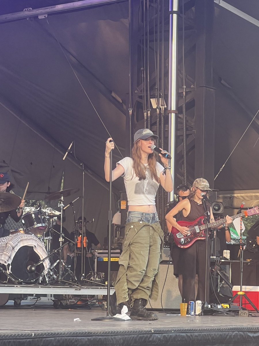 Yikes_Justine's tweet image. Saw Ethel Cain on BARRICADE at Lolla I will never ever EVER be shutting up about this