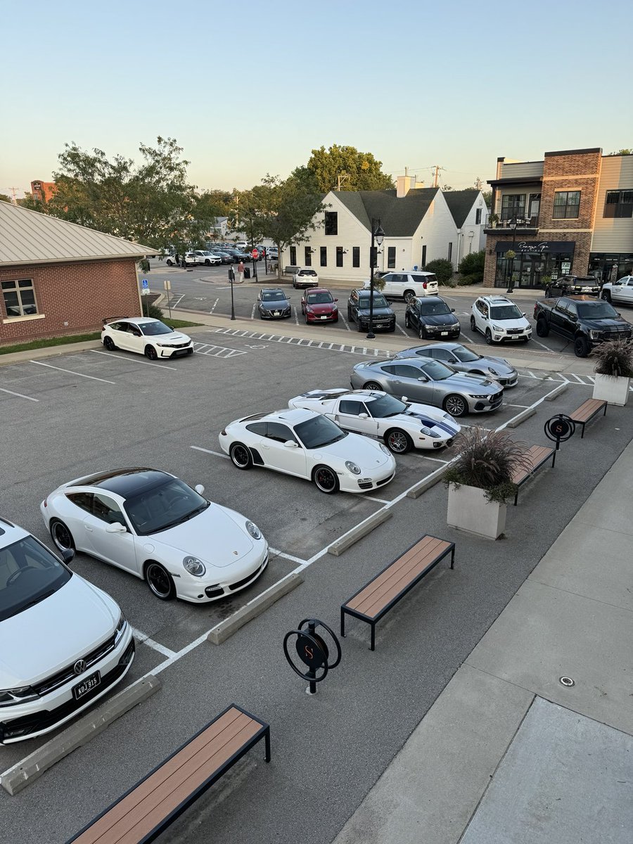 Atobrandt's tweet photo. Just an average Saturday night in Solon, IA https://t.co/Gns0GPpAJ1