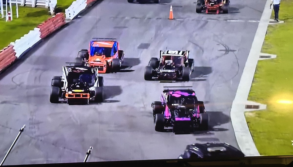 Shannon Thomas tweet media