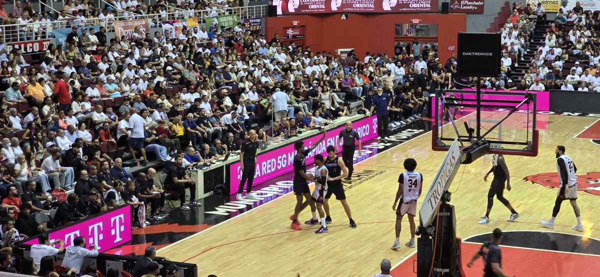 profVelazquez's tweet photo. #TMobileResponde #tmobilepr Se anuncian pero no tienen señal en El Pachín, Ponce (tengo que usar un Hotspot de #LibertyPR) https://t.co/oFq58huUvT