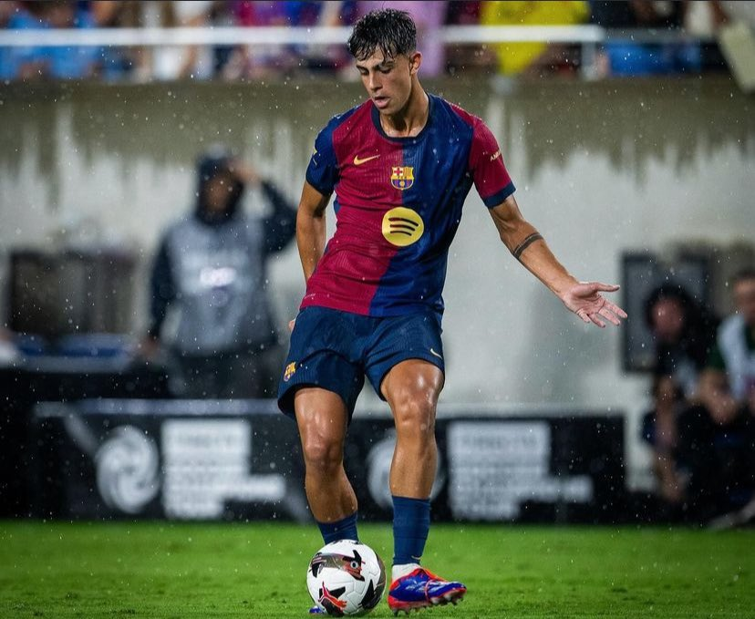 BarcaUniversal's tweet photo. Marc Bernal completed 35/35 passes in the first half against Real Madrid. Wow. https://t.co/Upmzivngz9