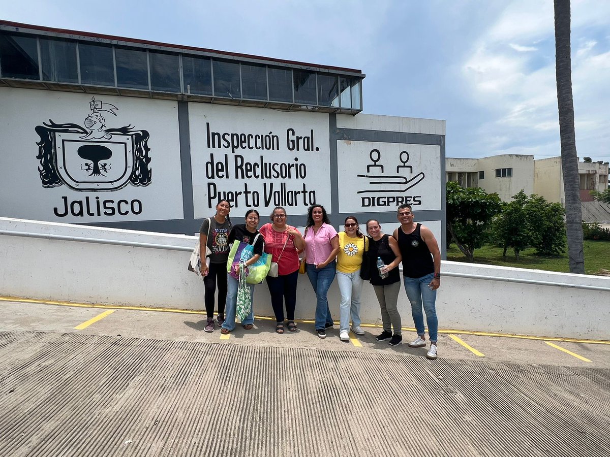 Hoy estuvimos trabajando para llevar artículos de primera necesidad a las #Mujeres que se encuentra en el Reclusorio de #PuertoVallarta. 

Agradecemos infinitamente la invitación a <a href="/idalia_gonzalez/">Idalia González</a>  y Valeria.

<a href="/Adriana_FerAm/">Adriana Fernández Amaro</a> <a href="/alexa_olveraa/">alexa ☁️</a>