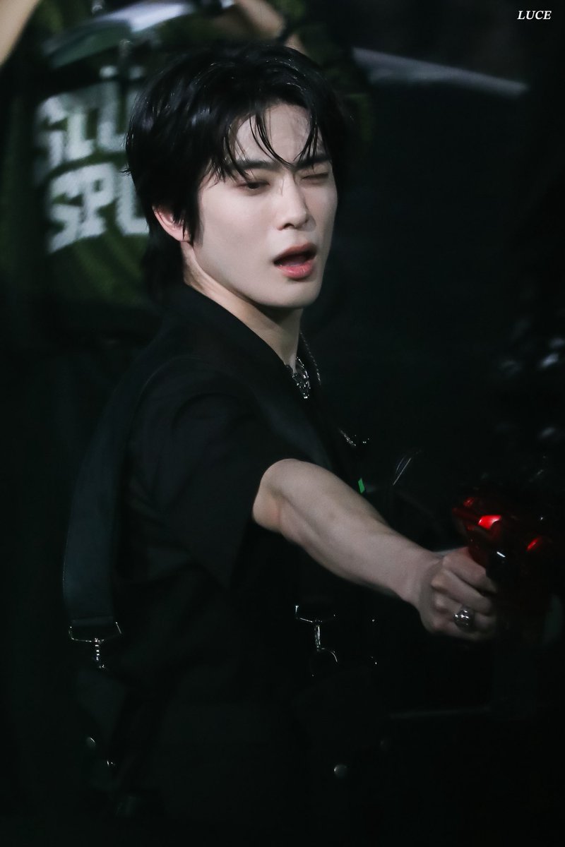 240803 🔫

#재현 #ジェヒョン #JAEHYUN
#NCT127 #NCT127_8th_Anniversary
#8ECRET_INVITATION
#NCT127_8ECRET_INVITATION #NCT