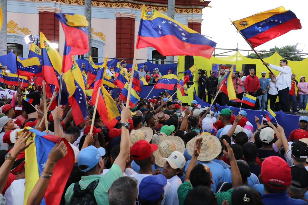 #Deinterés📰 Presidente Maduro al Pueblo: Nadie baje la guardia➡️shorturl.at/AZ4Nc