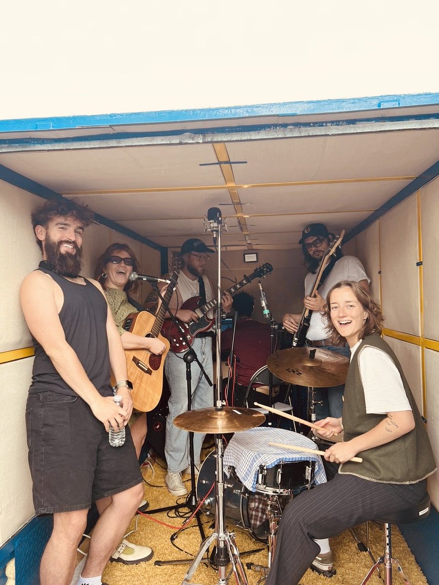 stuart murdoch tweet media