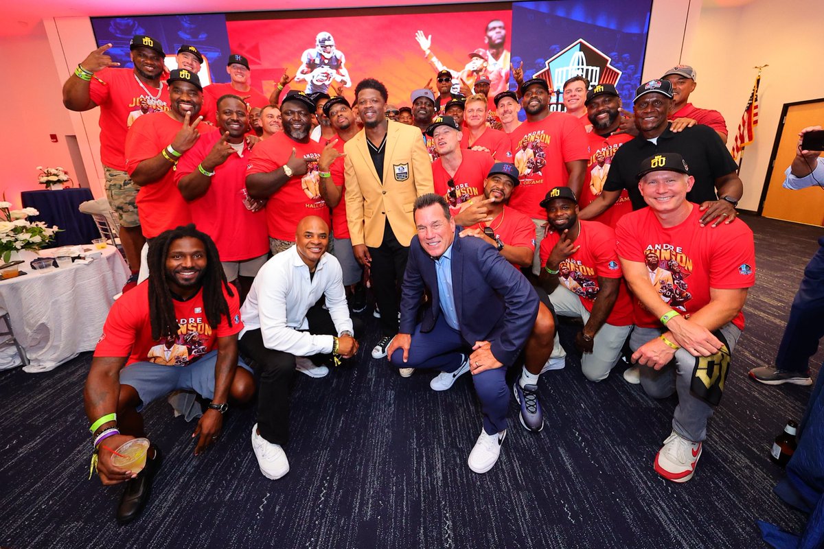 Houston Texans (@houstontexans) on Twitter photo Football is family 🤞 Football is family 🤞