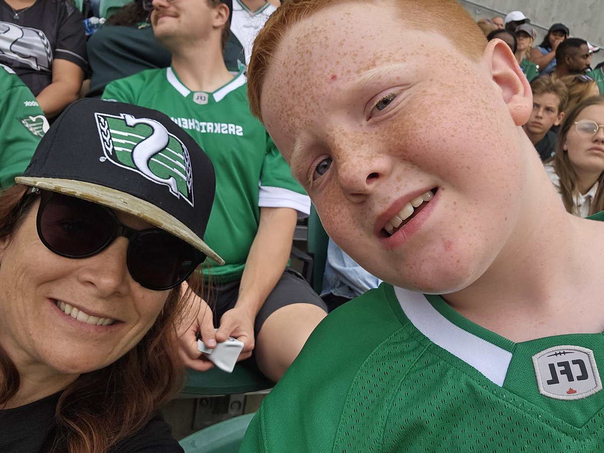 AlbertaOnTrack's tweet photo. Albertans #riderslive https://t.co/HdHSAqnyhI