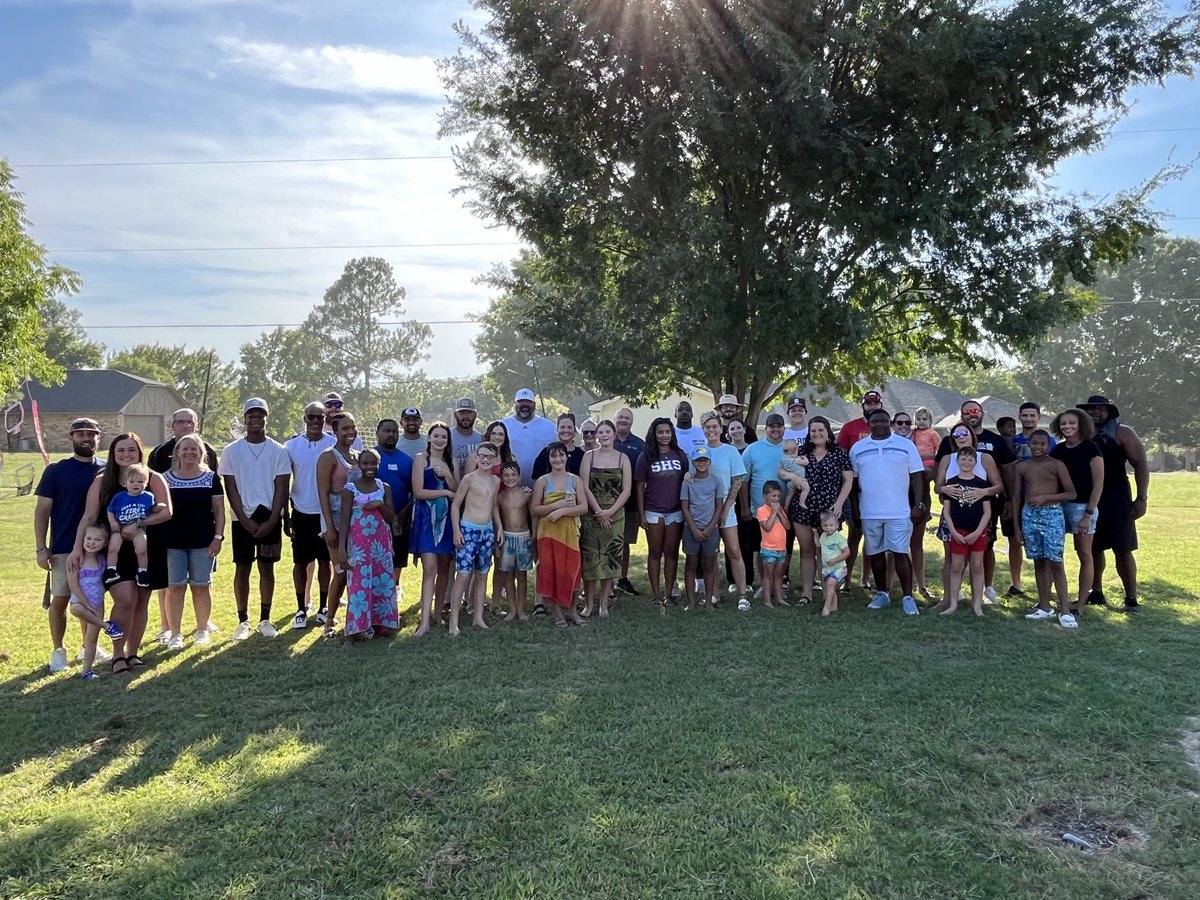 Words cannot express how grateful I am for this group.  Excited for another year with these coaches and the Bearcats.  Huge shout out to Tim Foley and ⁦<a href="/Coach_KWilk/">CoachWilkerson</a>⁩ for hosting and feeding the coaches and their families tonight.  

#TTCL