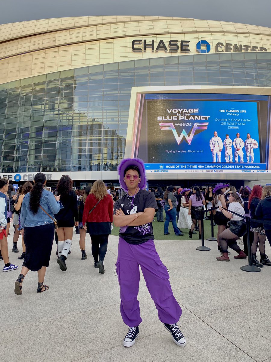 SoyEdwinBlanco's tweet photo. Seein' you tonight, it's a bad idea, right? 

#GutsTour 💜 #OliviaRodrigo #Guts @LiviesHQ #GutsTourSanFrancisco #SanFrancisco #BaeArea #ChaseCenter #oliviarodrigotour #Oliviarodrigoconcerts https://t.co/j13tRhb4Q5