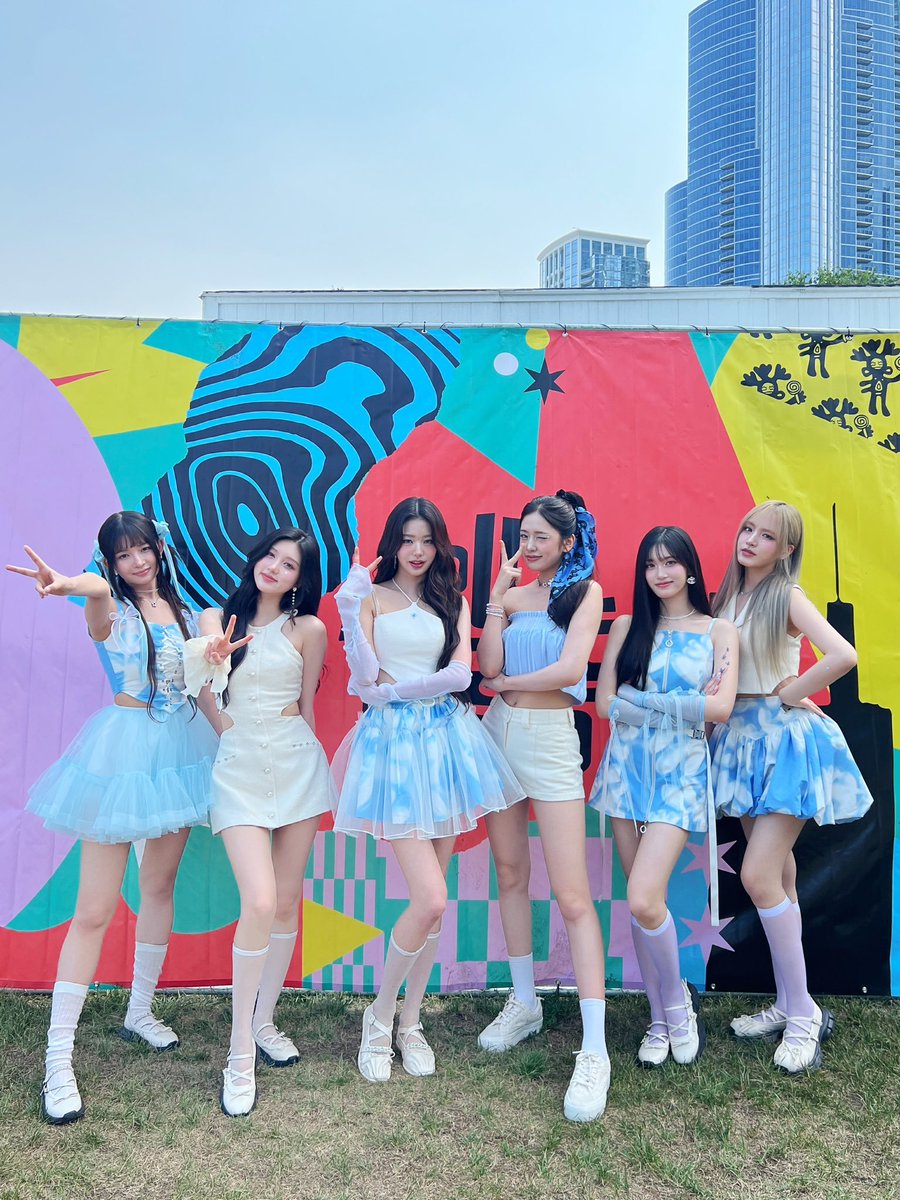 pannchoa's tweet photo. IVE receives positive responses for their first live performance at LOLLAPALOOZA
https://t.co/IIqFFtMUpO https://t.co/GJm5Ym56R4