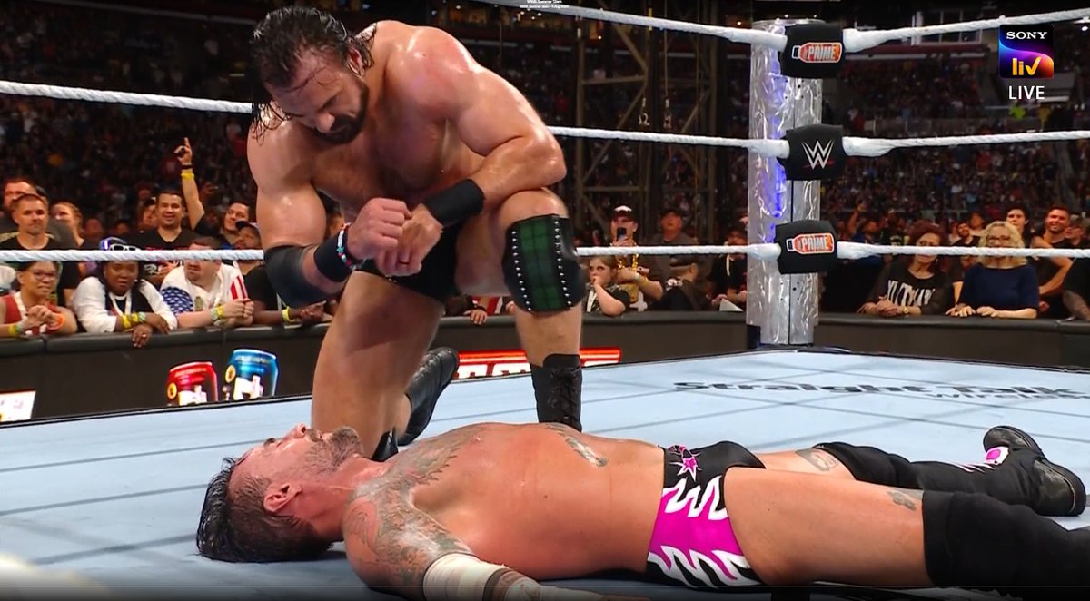 angelsito_yt's tweet photo. Drew derrota a Punk en una LUCHA ÉPICA, gran trabajo de los tres involucrados. Storytelling puro. #SummerSlam #Summerslam2024 #SummerslamCL #CMPunkDay #CMPunk #SethRollins #DrewMcIntyre https://t.co/1eslvrN1x8