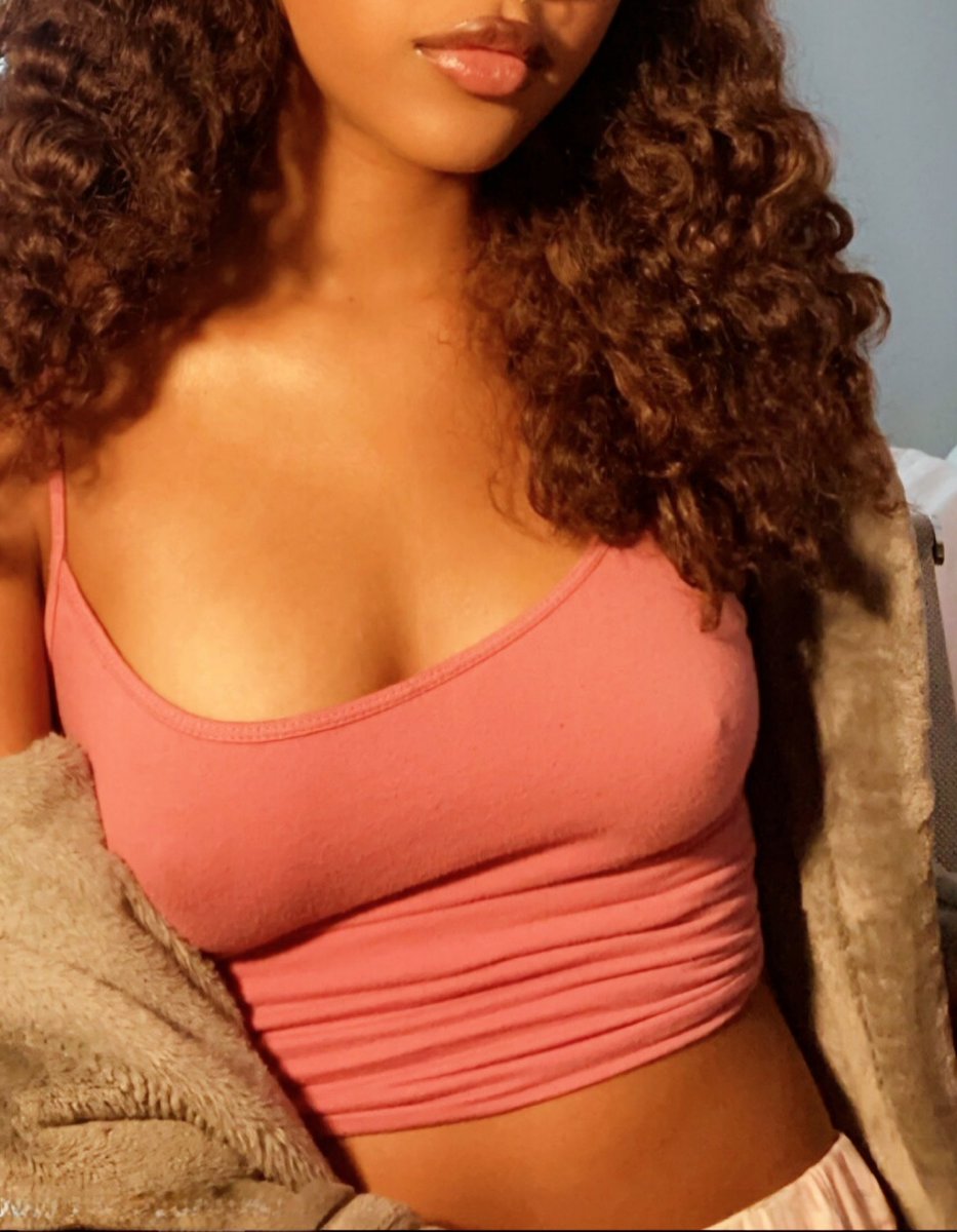 IsabelleLi_play's tweet photo. Quer ver minhas tetas? https://t.co/Kn1g1BVGsM