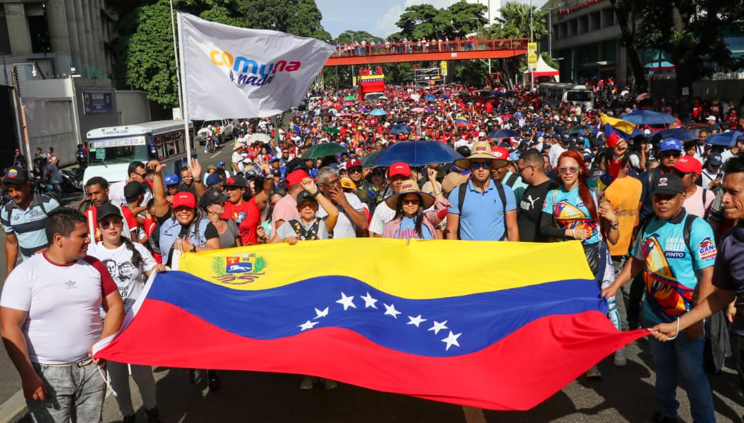 Que bella la marcha de hoy #03deAgosto y que emotivo discurso de nuestro Presidente <a href="/NicolasMaduro/">Nicolás Maduro</a>.
¡Hay revolución pa' rato!
#NicolasMaduroPresidente