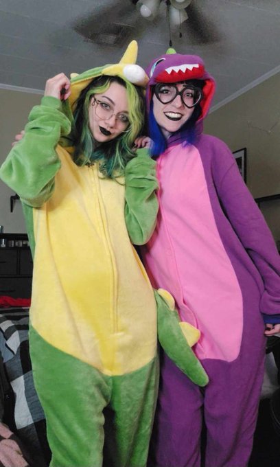 @InaraFoxx and I are live on her @chaturbate again tonight for the last time! We're going to do double<a class="tags" target="_blank" title="On Twitter" href="/?out=eyJ0eXAiOiJKV1QiLCJhbGciOiJIUzUxMiJ9.eyJpYXQiOjE3MjM0OTYzNjgsImlzcyI6InR3cG9ybnN0YXJzLmNvbSIsIm5iZiI6MTcyMzQ5NjM2OCwiZXhwIjoxNzU1MDMyMzY4LCJyZWRpcmVjdF91cmwiOiJodHRwczovL3R3aXR0ZXIuY29tL0luYXJhRm94eCJ9.PI7sviCymqVW7SCE3iXkf6wKCTOhopOhuxi5UN8I-TqE2JHfCL38EBmISRHfe9GyFgxnzt_GP7lSQYjIVHxFdA">@InaraFoxx</a><a class="tags" href="/tag/chaturbate">@chaturbate</a><a href="/tag/mvsales"class="tags"><span>#mvsales</span></a>