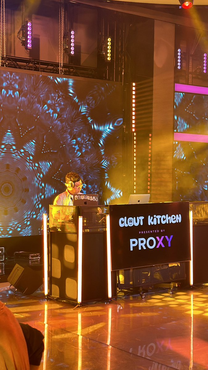 Justin Banusing tweet media