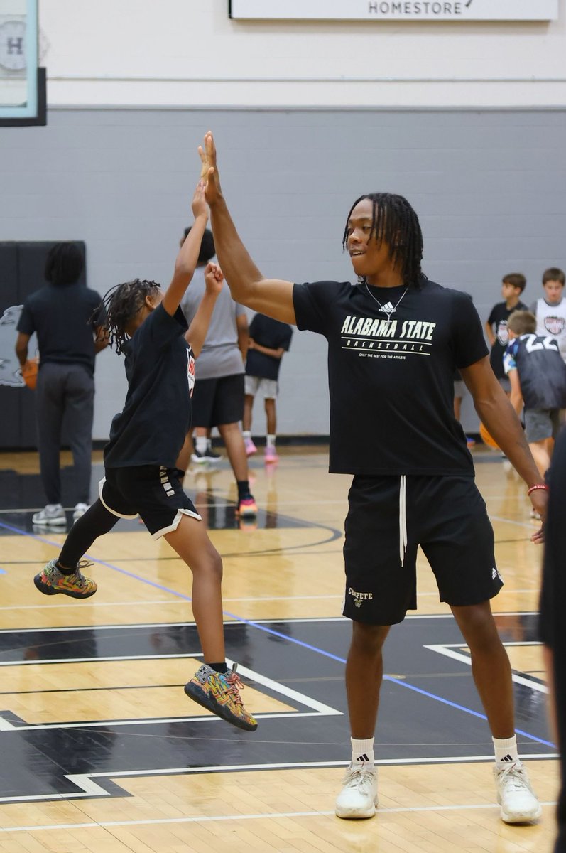 HoopCityBC's tweet photo. Big thank you to TJ Madlock putting on a free camp for Memphis area kids today!  He continues to be a great role model giving back to the community. 

Best of luck this season at Alabama State!

#hoopcityalum #memphistn #901hoops https://t.co/ZcEJHF9wZo