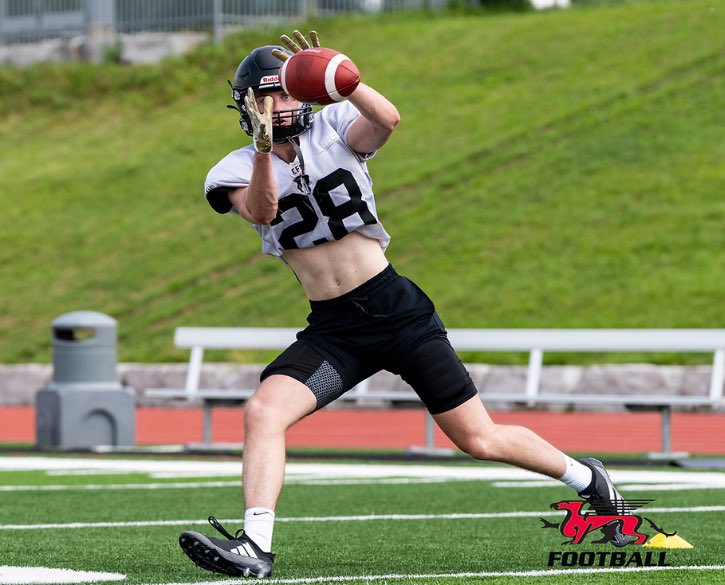 RobbieMcK13's tweet image. I had a great time learning and competing at the @GryphonFB camp this week along with being named the receiver MVP. Thank you @marksurya88 @cappiello99 for a great experience. @HTTitansFB @MoscatojJoe