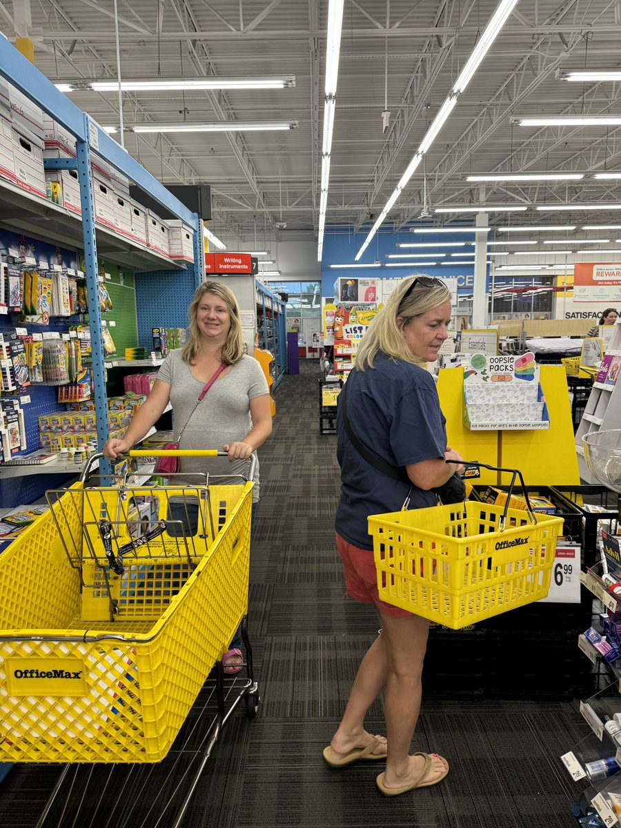 ChanceyChat's tweet photo. A big THANK YOU to Office Depot/OfficeMax for allowing our amazing teachers to enjoy a mini shopping spree today! Their smiles were so big and bright. What a great way to kick off the new school year! 📚✏️✂️📓📕📎#weareCES #thegeniusinme #chanceypride https://t.co/JpUhI0H0pb