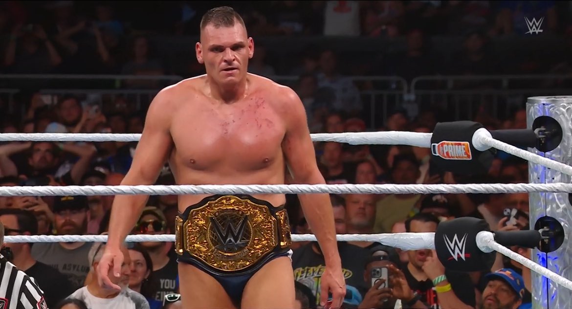 WrestleFeatures's tweet photo. LOOK AT HIM. https://t.co/CfwW0tGy2O