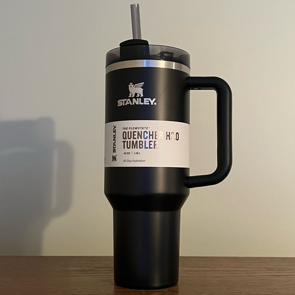 Rozay_kamau's tweet photo. Still taking your Sunday 🌞 Orders 🌞 Stanley Cups 1200 ml dupes, Available @ 3,300 bob. Stainless Steel Tumblers.💕💕

To order and arrange delivery Whatsapp 0716-94-9999.🔥🔥

RT WIDELY I GET CLIENTS 😘 https://t.co/MrDUylQIMu