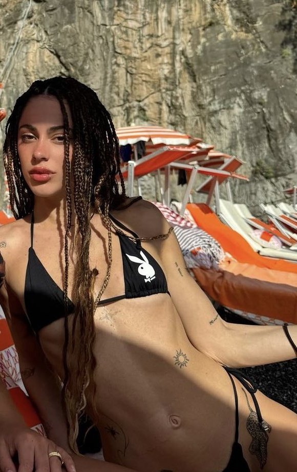 A Tini con bikini se le reza QUE DIOSA 🛐 😍