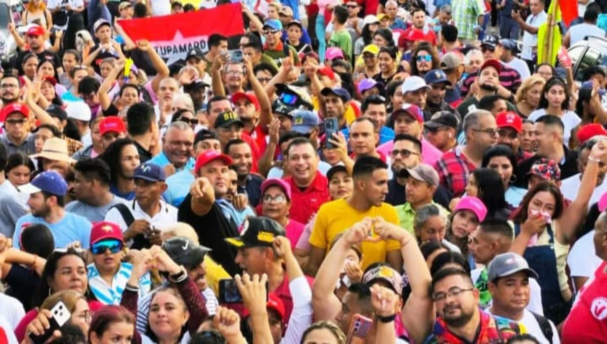 ORTINTiBarinas's tweet image. EN LAS CALLES DE BARINAS CELEBRANDO LA VICTORIA DE LA PAZ DEL PUEBLO VENEZOLANO