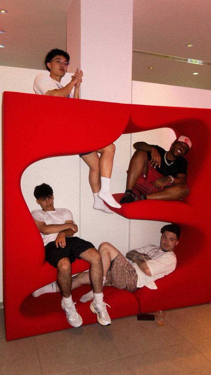 jasontheween's tweet image. JAPAN DAY 4

twitch.tv/jasontheween