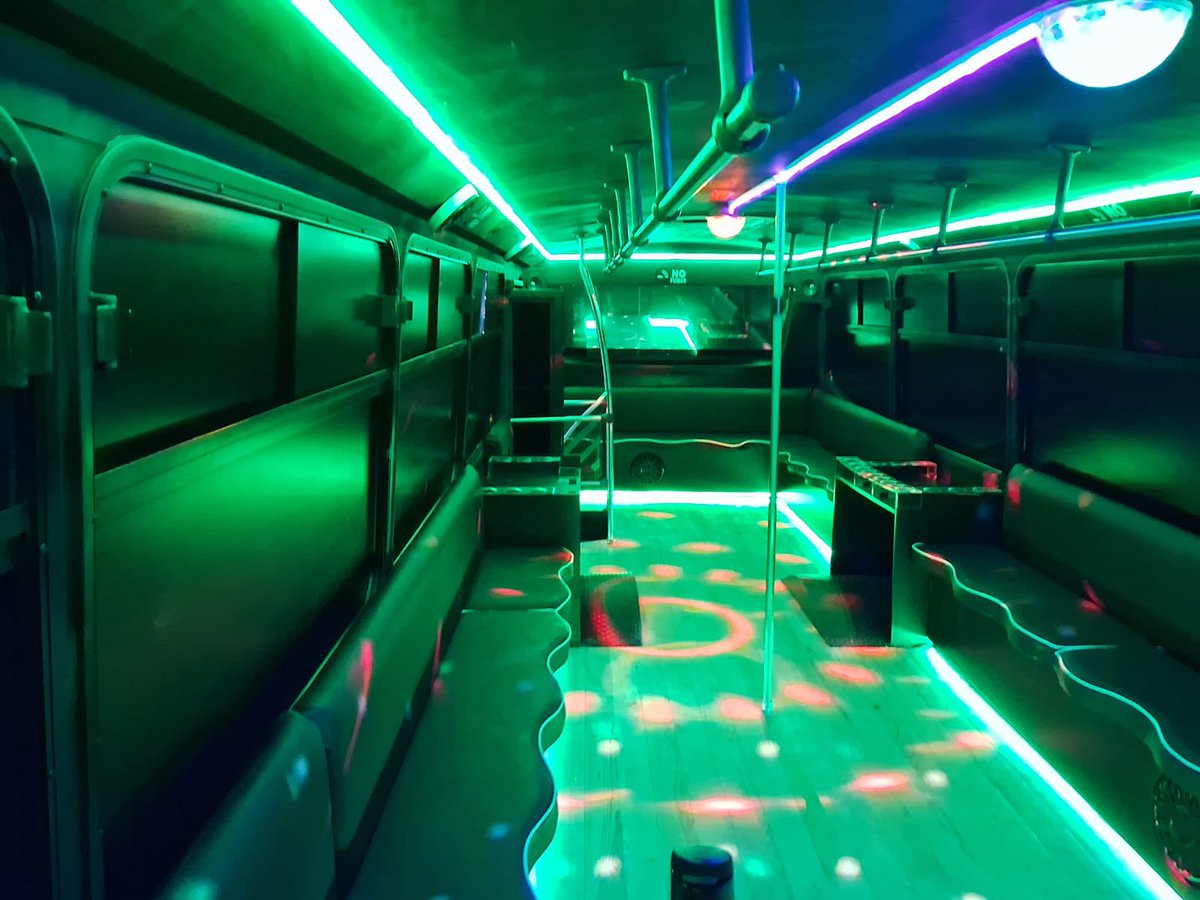 RMSwinger's tweet photo. ¿Qué tal si hacemos una fiesta aquí? 

¿Quién se apunta? https://t.co/bmKHIPbxap