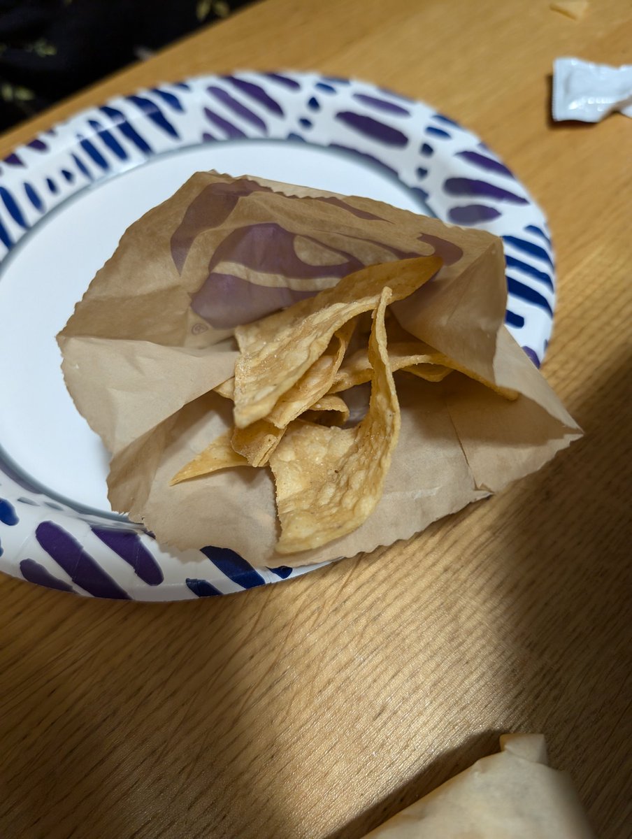 rowle1jt's tweet photo. @tacobell WTH?  Why would you ever serve this to a customer.  Not happy!! https://t.co/Mc2Dwv6aPI