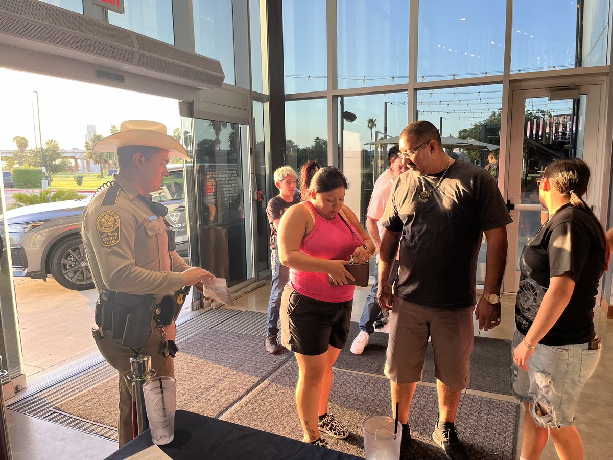This evening, our dedicated Patrol Deputies took part in the Tip-a-Cop event held at the Topgolf in Pharr, Texas.  These type of events provide valuable resources for our community. We would like to thank the Special Olympics of the RGV for inviting us to be a part of this event.