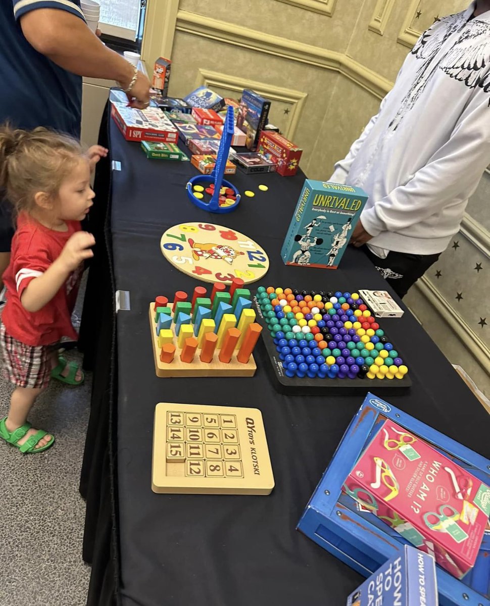 GotsoNfp's tweet photo. Thank you to the heritage committee for inviting us out to the back-to-school event today at Memorial Hall in racine. The kids had a great time playing with games if you want more of this you would visit us at 215 six Street. https://t.co/Szou5dfL9e