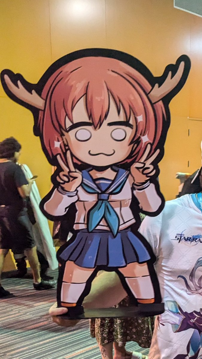 notspookymoo's tweet photo. why is she here 😭 https://t.co/SdR58vQu82