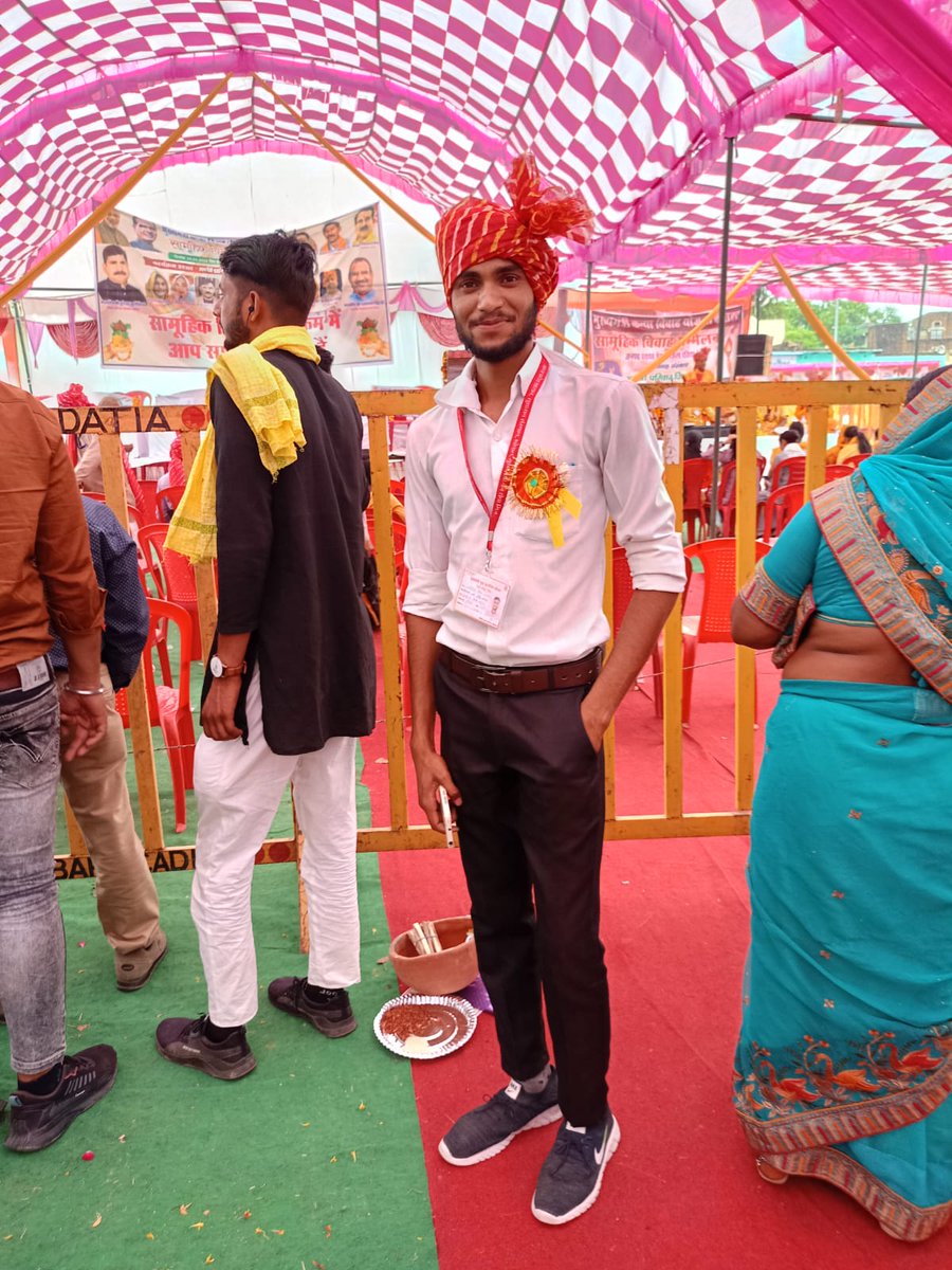 शिवराज सरकार में मामा के जो युवा हुआ करते थे आंख,कान, नाक वे है आज बेरोजगार भूखे और प्यासे।
#जनसेवा_मित्रों_को_बहाल_करो
<a href="/ChouhanShivraj/">Shivraj Singh Chouhan</a> 
<a href="/DrMohanYadav51/">Dr Mohan Yadav</a>
<a href="/rshuklabjp/">Rajendra Shukla</a>
<a href="/prahladspatel/">Prahlad Singh Patel ( वृक्ष से जल, जल से जीवन)</a>
<a href="/JagdishDevdaBJP/">Jagdish Devda</a>