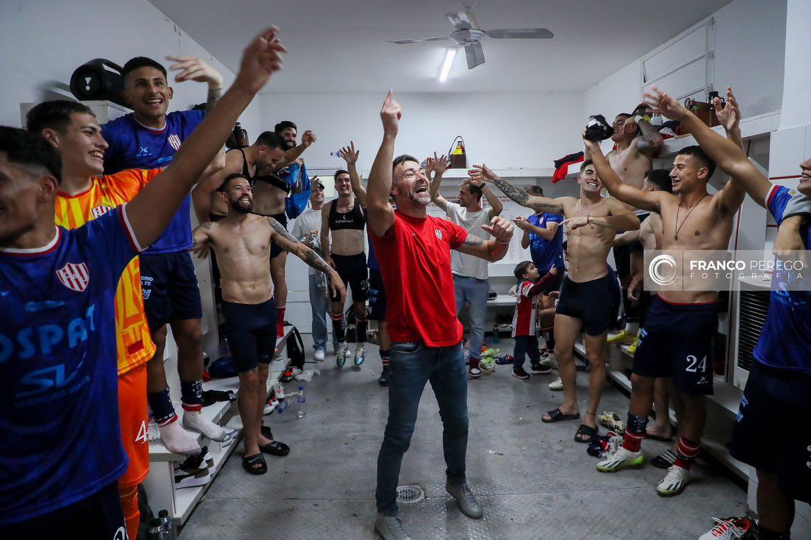 Hay que dejar todo por estos colores 🔴⚪️🙏🏻