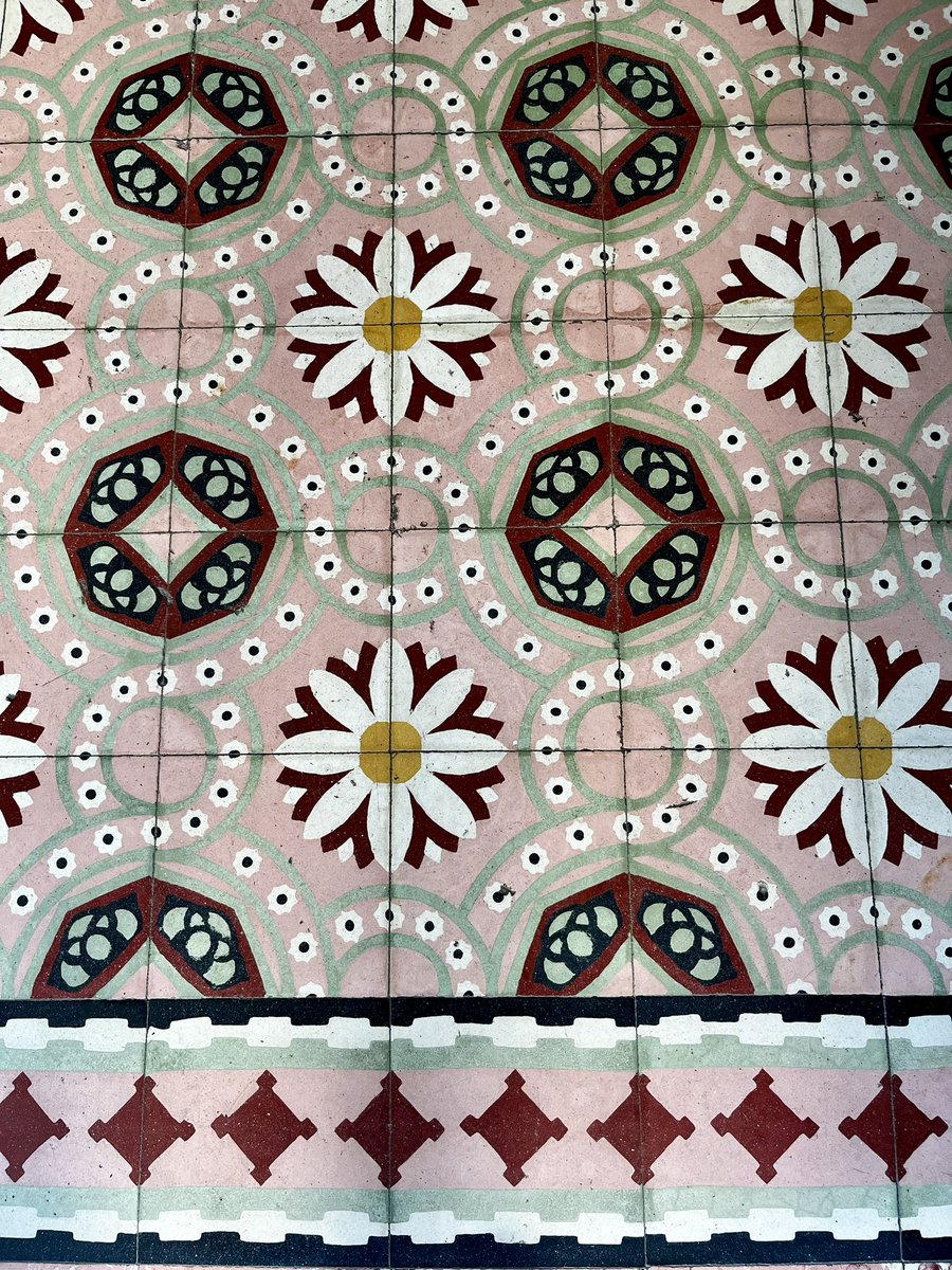 lovadograjales's tweet image. #Pisos