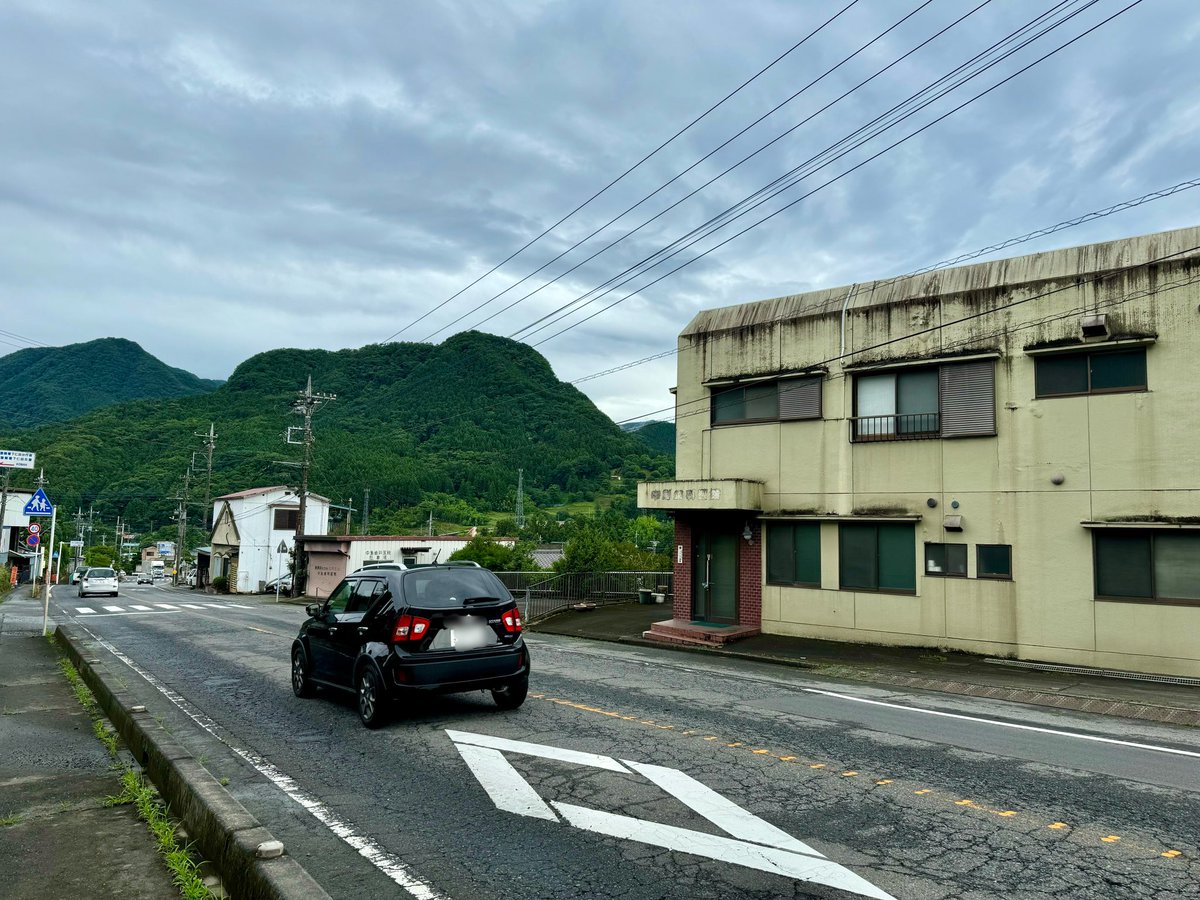 icompagnonz's tweet photo. ご無沙汰しています二号機です。

先日、弊社で購入した7LLDDKKの不動産👍

広過ぎるので、貸別荘と店舗にしようと目下思案中。

他にも築100年ほどの建物の管理も依頼を受けたので、どの様に利用しようか思案中です。

建物は東京駅や深谷駅の駅舎に使われているレンガと同じ物😆 https://t.co/d6S6wk7q2h