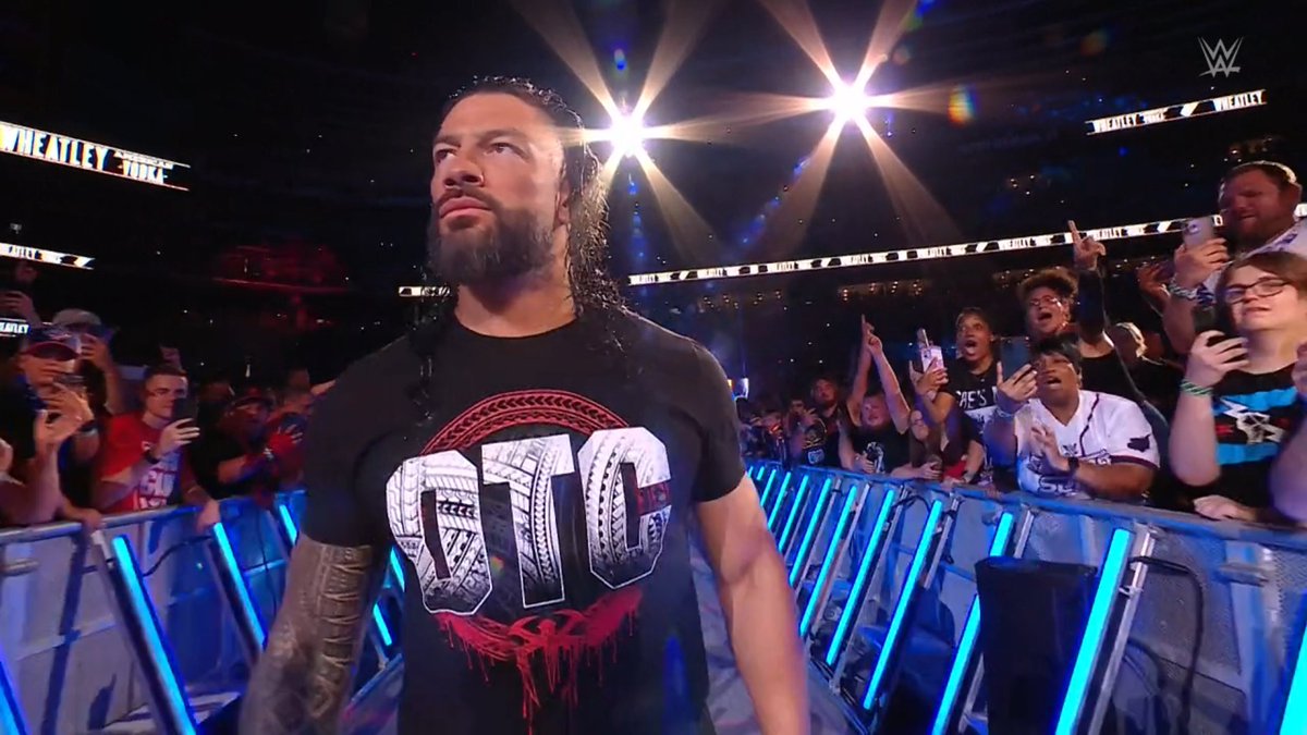 RomanRSource's tweet photo. #RomanReigns #TheTrueTribalChief #HeadoftheTable #WWE #Summerslam #OriginalTribalChief https://t.co/LxUZ0MiY6W