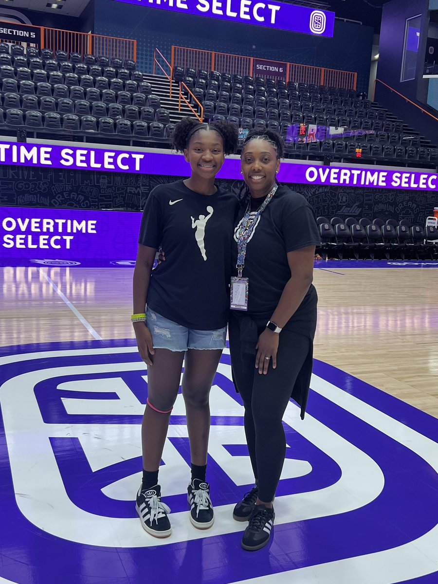 Thank you, Ms. Shea, for all of your hard work &amp; dedication to women’s basketball! Tonight’s game opener was🔥🔥🔥 #overtimeselect #womensbasketball
<a href="/overtime/">Overtime</a>