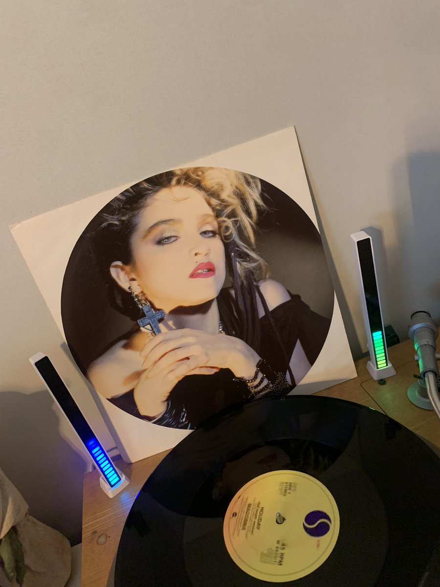 junafy2's tweet photo. #madonna 
#holiday 
#12inchvinyl 
#12single
#12inchsingle 
#vinyl 
#vinylcollection 
#vinylcollector 
#80smusic 

Madonnaのholiday祭り、開催中 https://t.co/wOxpW8Yw0I