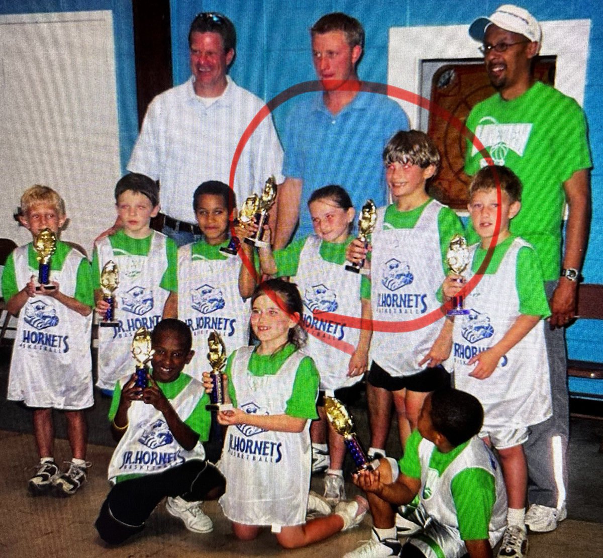 From Lakeview playground in NOLA…
To LSU
Now pros…
Kristen Nuss &amp; #Saints TE Foster Moreau (both basketball 🏀 stars in HS) were once teammates in 9-10 league.
Kristen’s brother Pete tells me, 2-person game was unstoppable 😜
Foster set screens, Kristen knocked down shots.